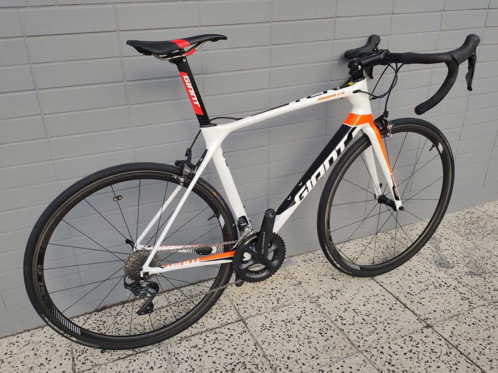 Giant TCR Advanced Pro Team