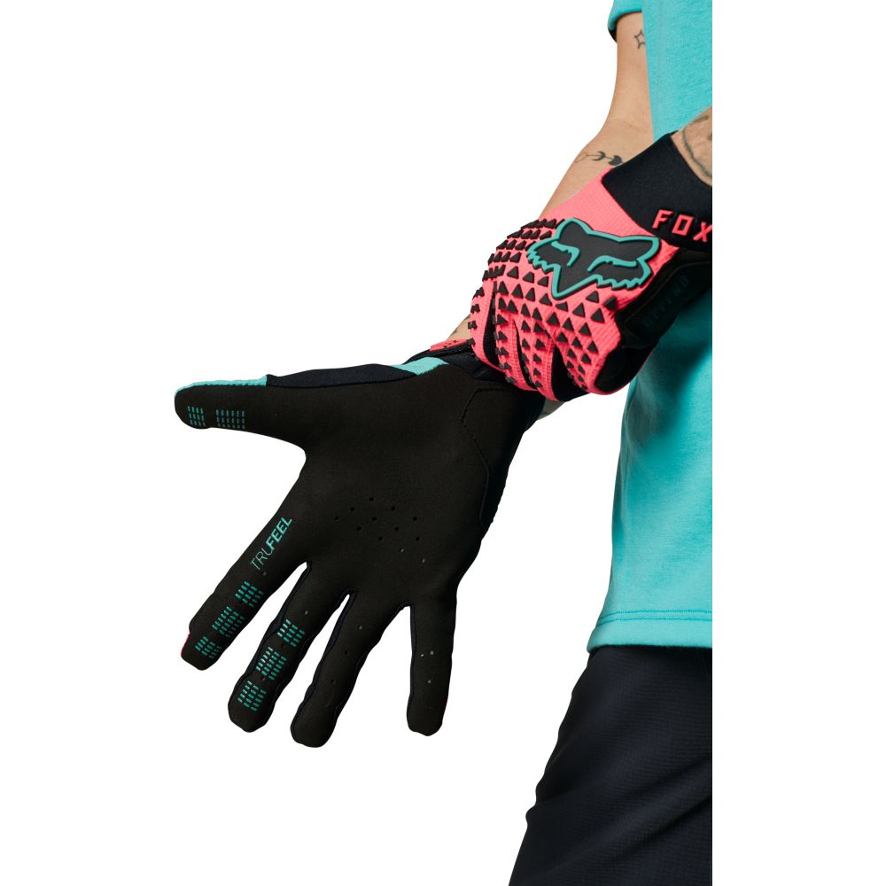 Womens Defend Glove 